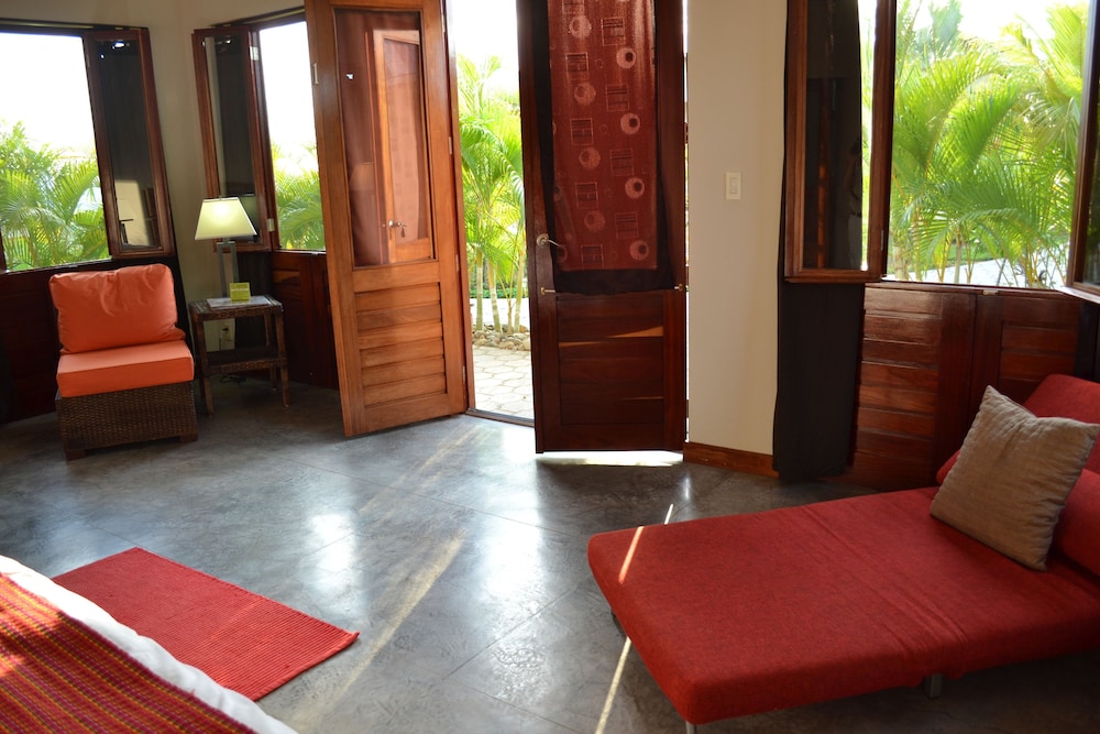 Deluxe Bungalow, 1 Bedroom, Private Bathroom, Garden Area photo 2
