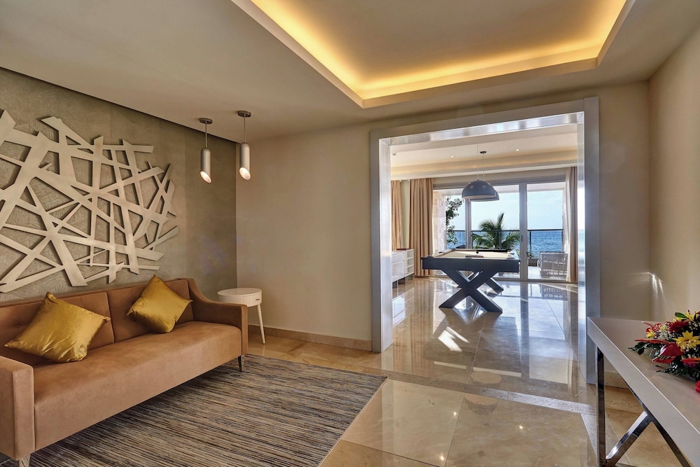 Luxury Chairman Two Bedroom Suite Ocean Front Swim Out Diamond Club - Photo 21