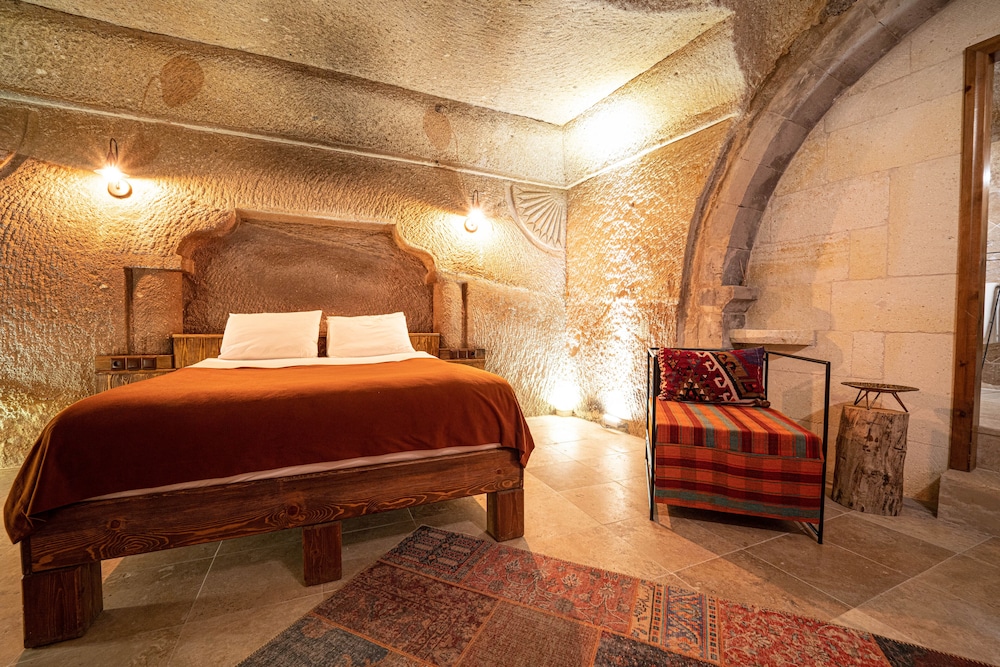 Traditional Suite, Jetted Tub - Photo 1