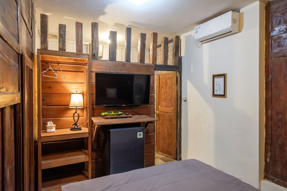 Budget Double Room - Photo 5