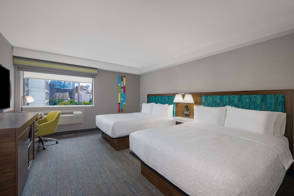Room, 2 Queen Beds, Accessible (Roll-In Shower)