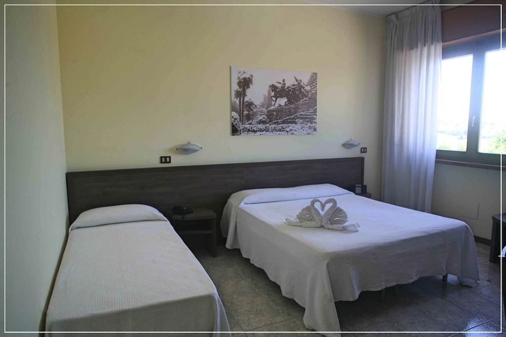Quadruple Room - Photo 12
