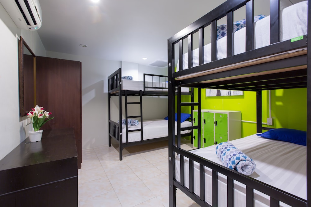 Economy Quadruple Room