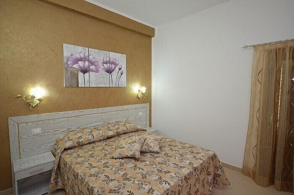 Double or Twin Room photo 2