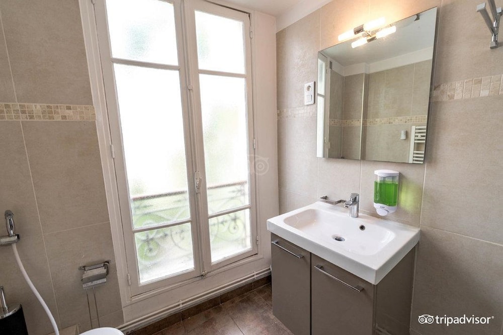 Standard Single Room, 1 Twin Bed, Shared Bathroom photo 2