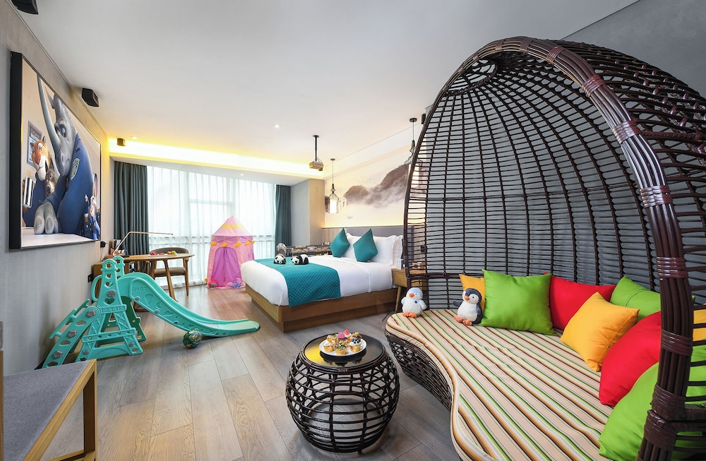 Family Double Room, City View