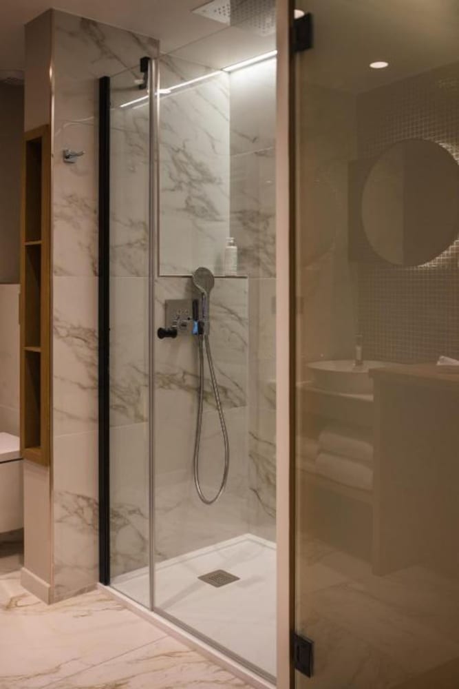 Superior Double or Twin Room, Lake View - Photo 5