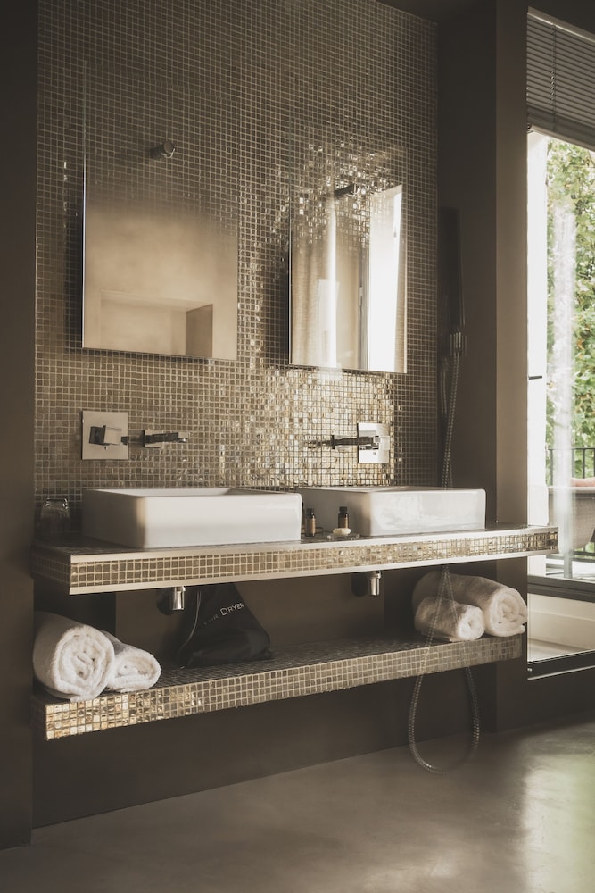 Suite Signature Sainte-Victoire, free spa access photo 2