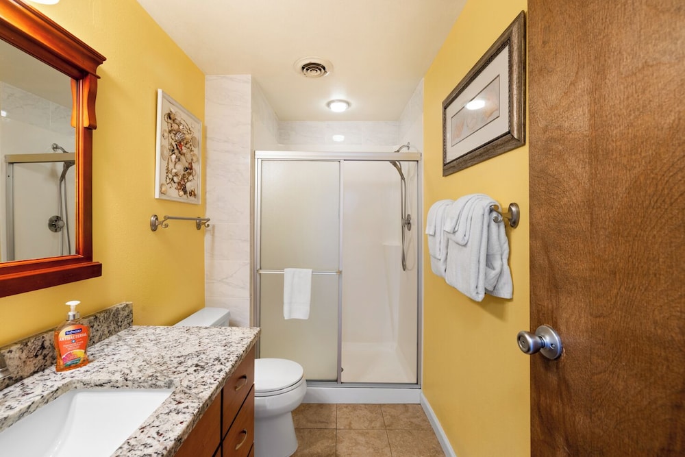 Signature Condo, 2 Bedrooms photo 2