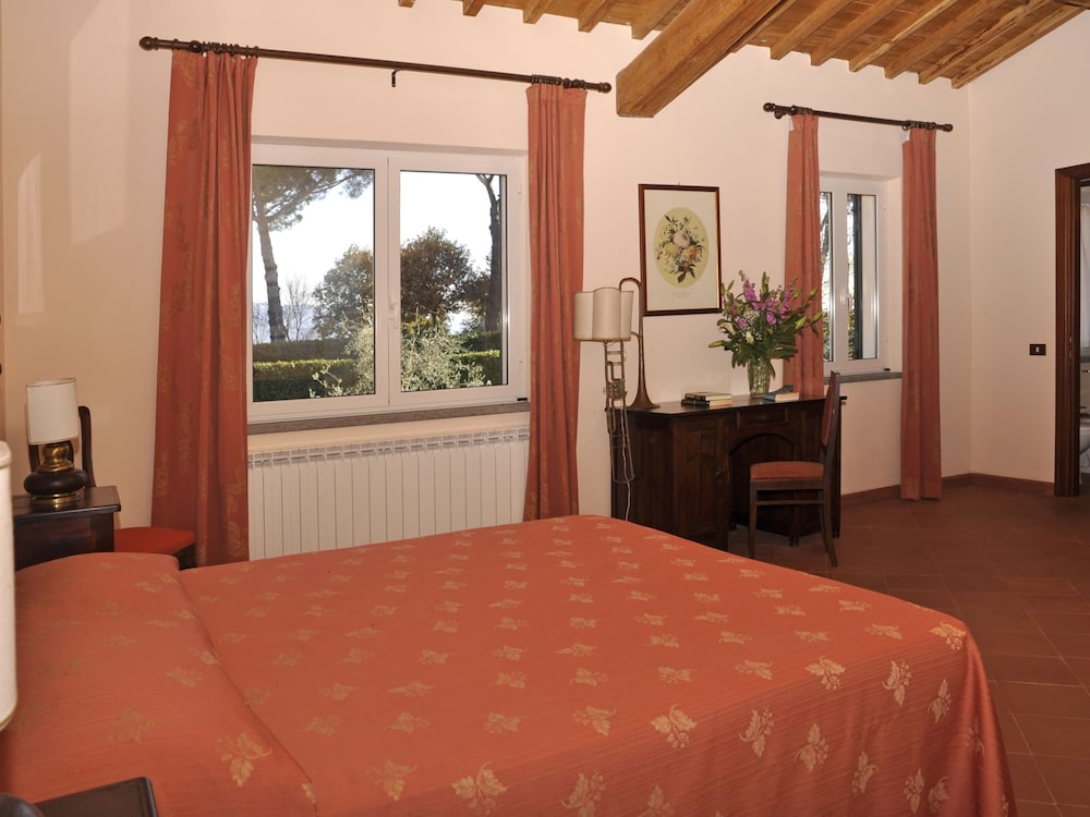Villa photo 3