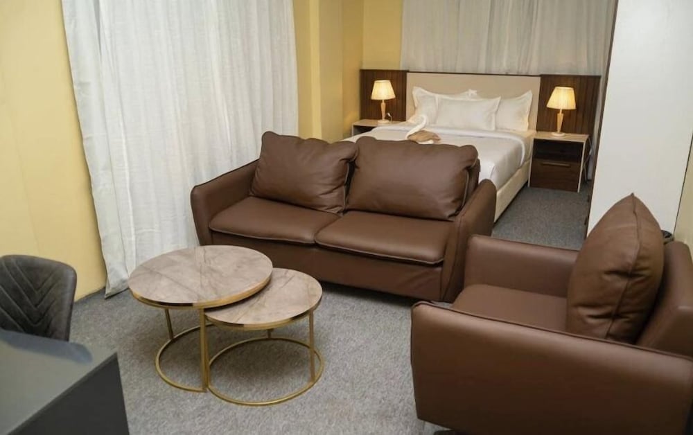 Luxury Studio Suite, City View