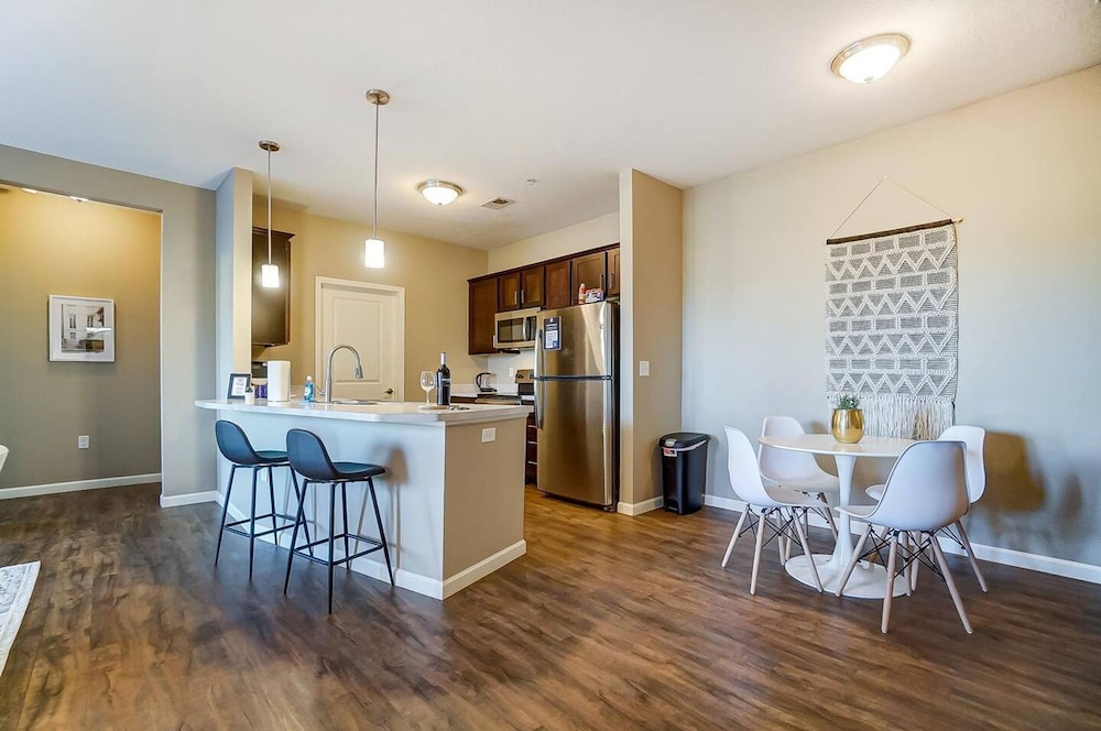 Lux Dublin 2BR 1st Floor W D Pet Friendly, Billede 2