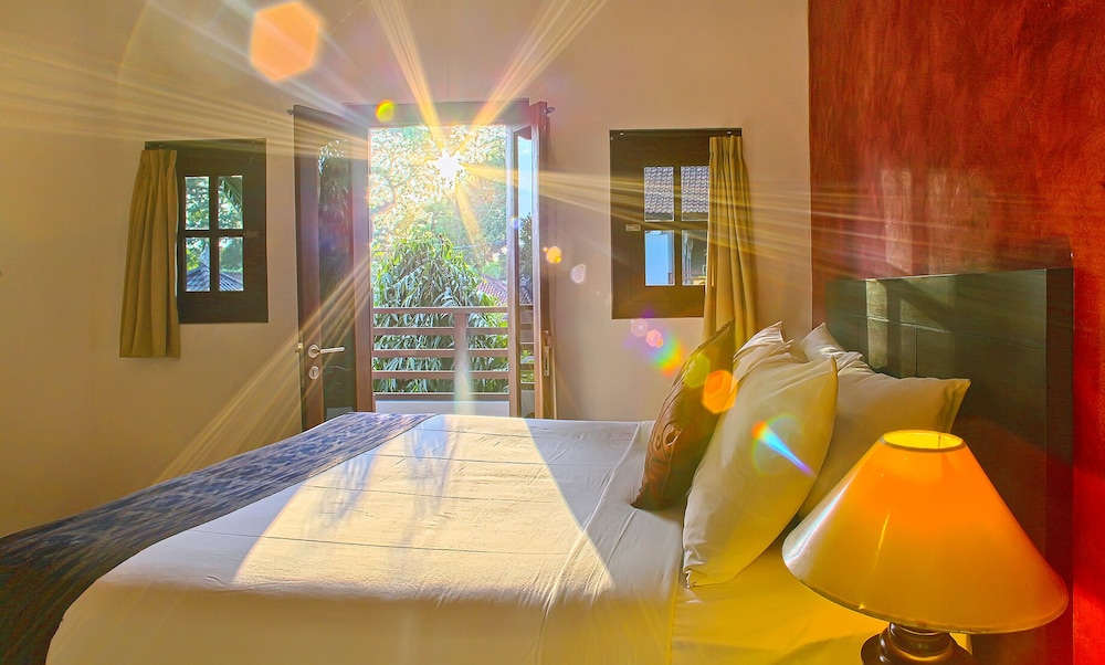Deluxe Double Room, Pool View photo 2