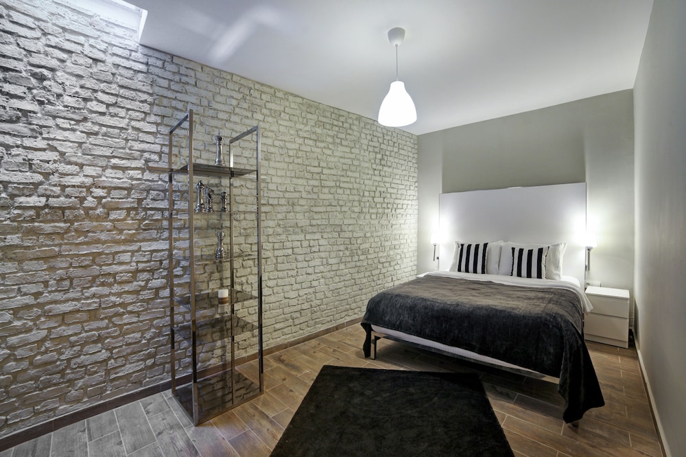 Duplex Apartment with Garden photo 2