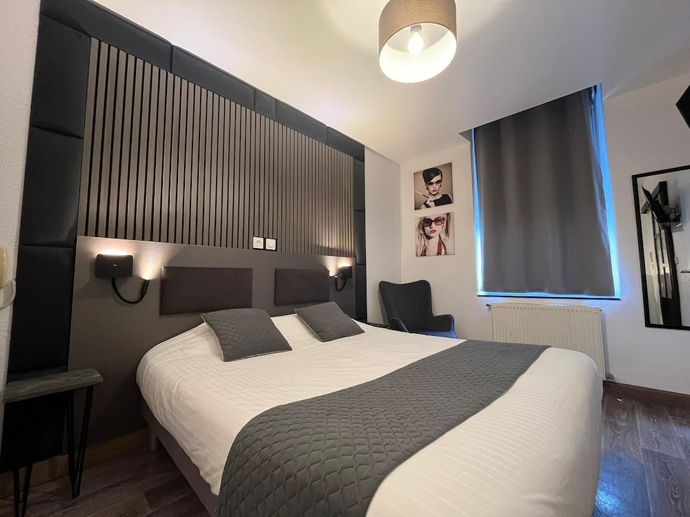 Double Room - Photo 9