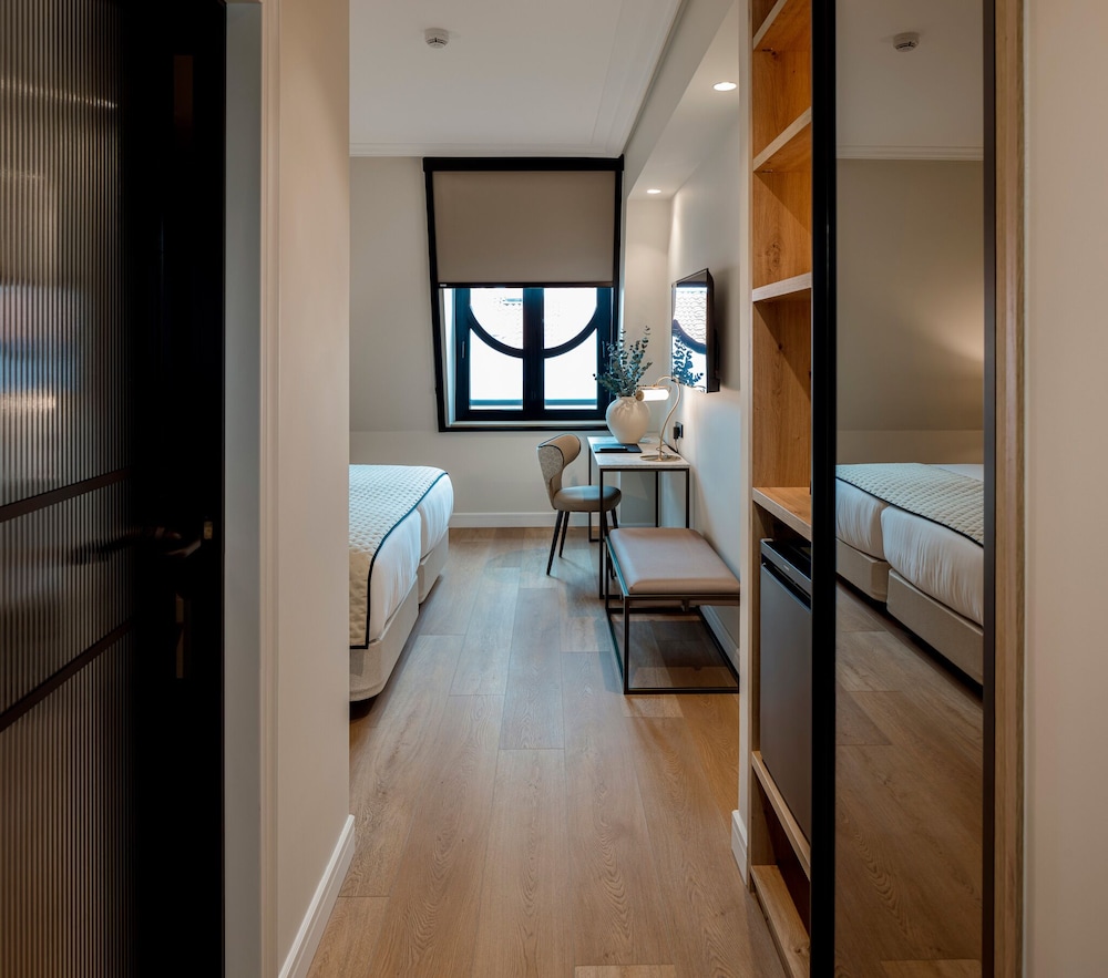 Deluxe Room - Photo 6