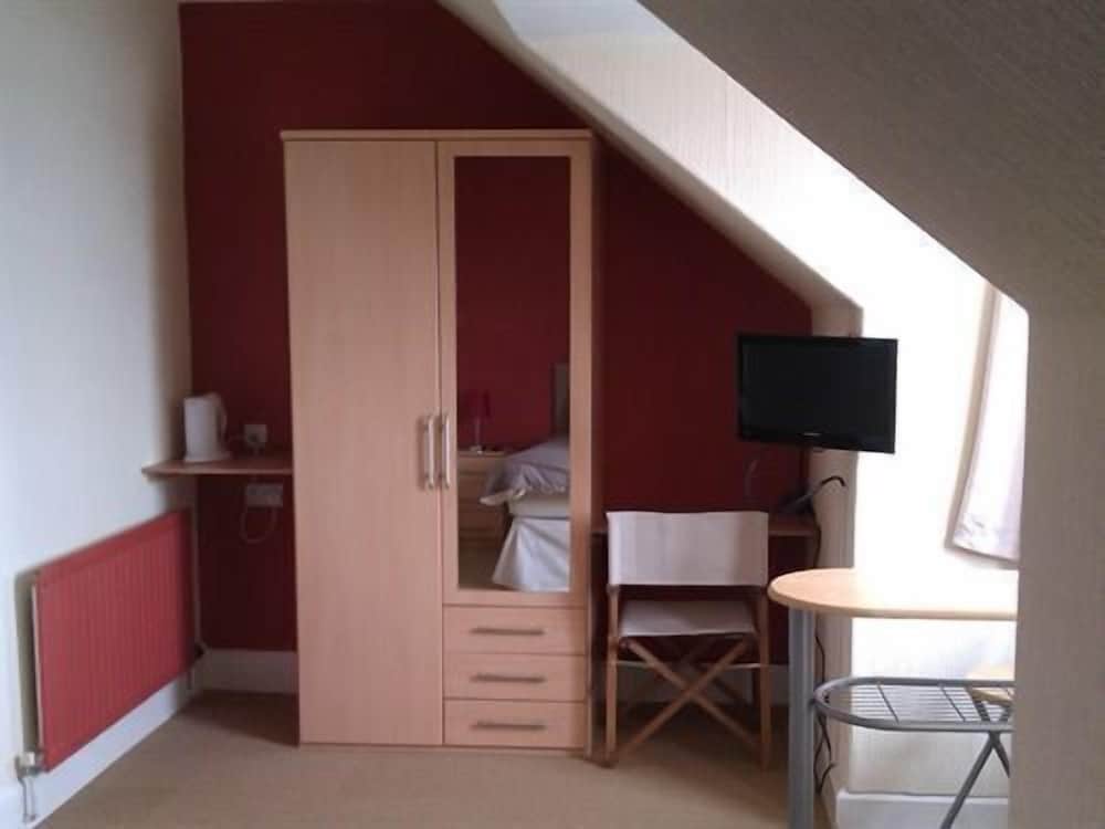 Single Room, Private Bathroom photo 3