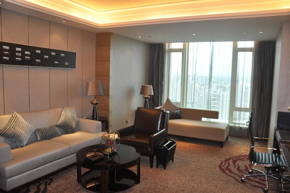 Lang Yue Queen Suite