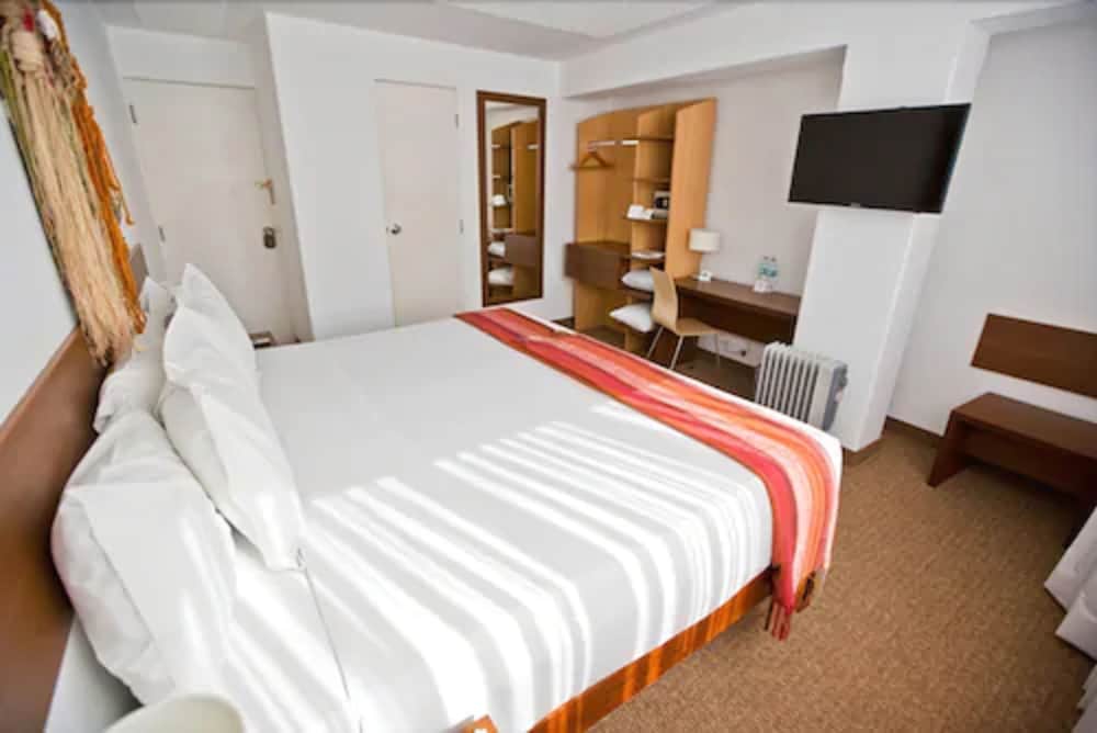 Standard Double Room, 1 King Bed - Photo 4