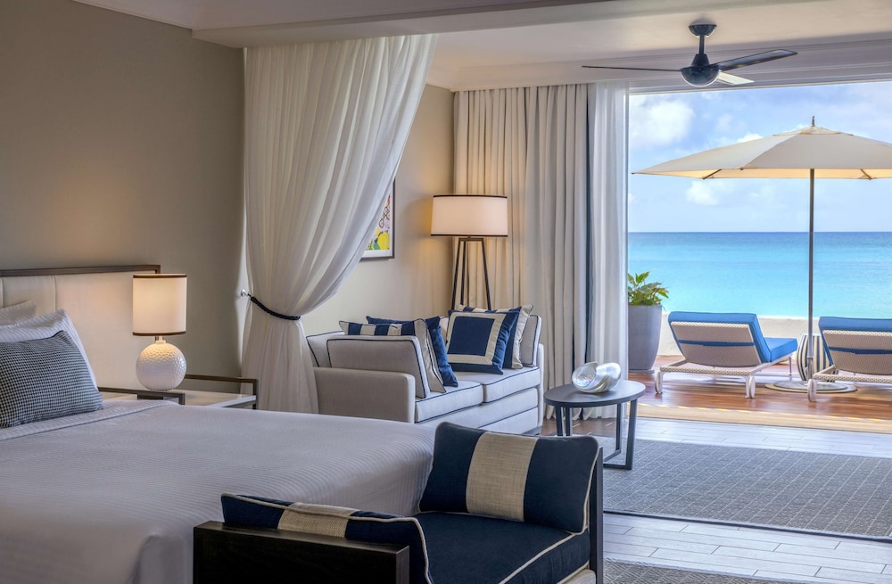 Suite, 1 King Bed, Beachfront - Photo 6