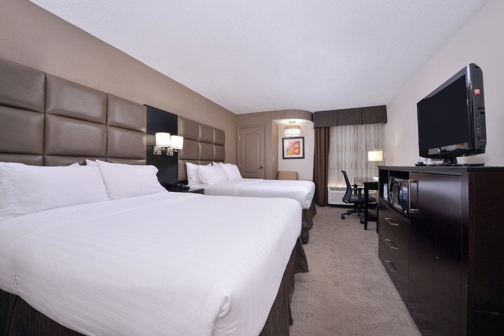 Room, 1 Queen Bed, Accessible, Non Smoking (Roll-in Shower) - Photo 2