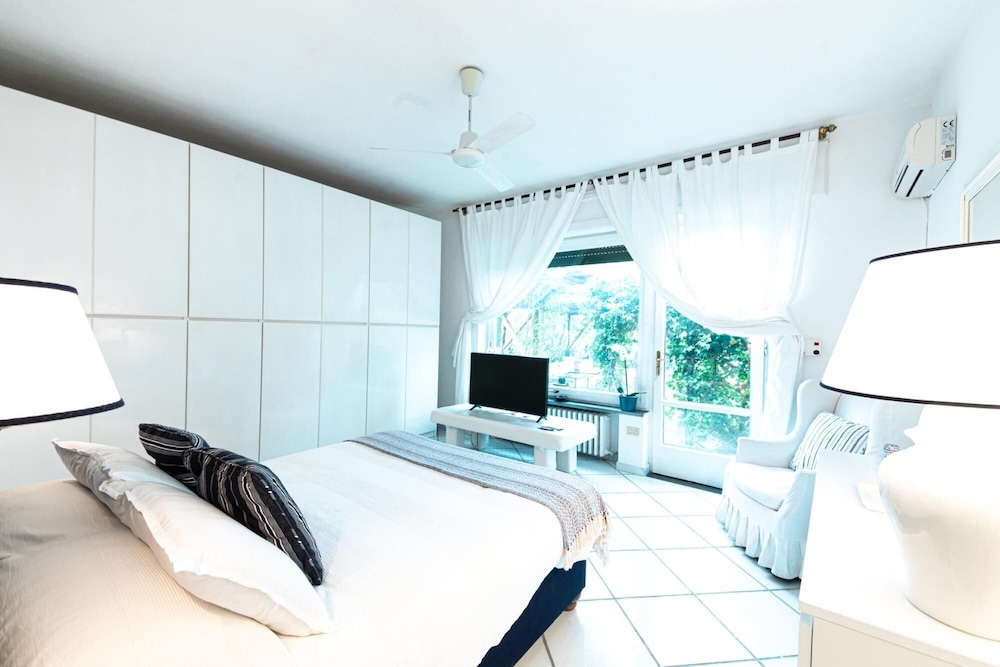 Villa photo 3