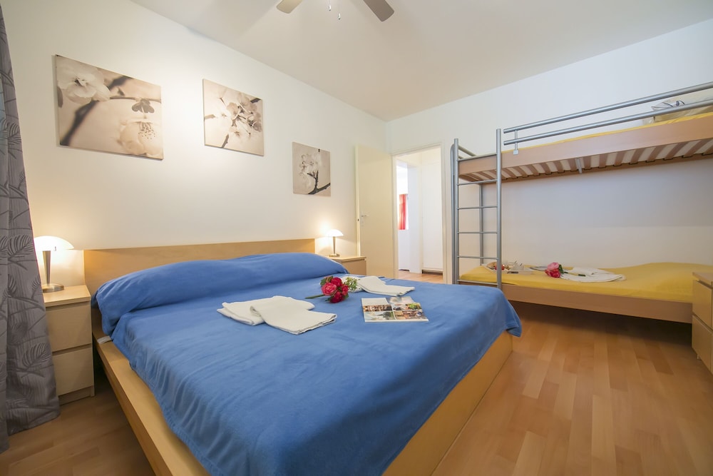 Family Apartment, Multiple Beds (Casa Verbano) photo 2