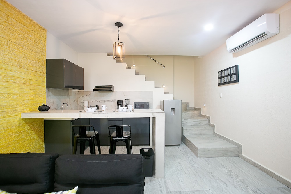 Suite - Photo 4