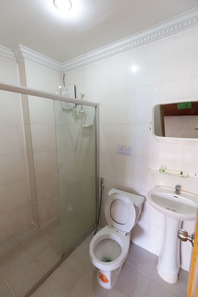 Standard Double with window - Photo 5