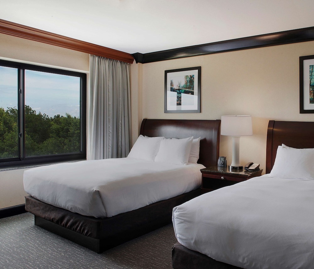 Deluxe Suite, Two Queen and One Sofa Bed - Photo 2
