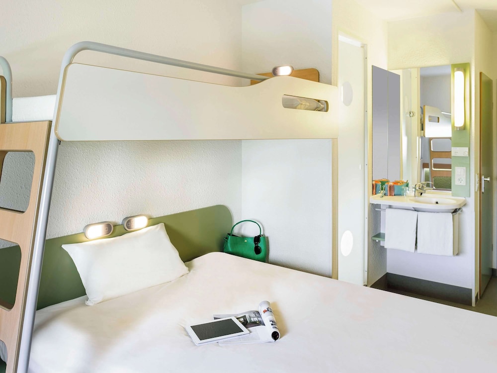 Triple Room, Multiple Beds