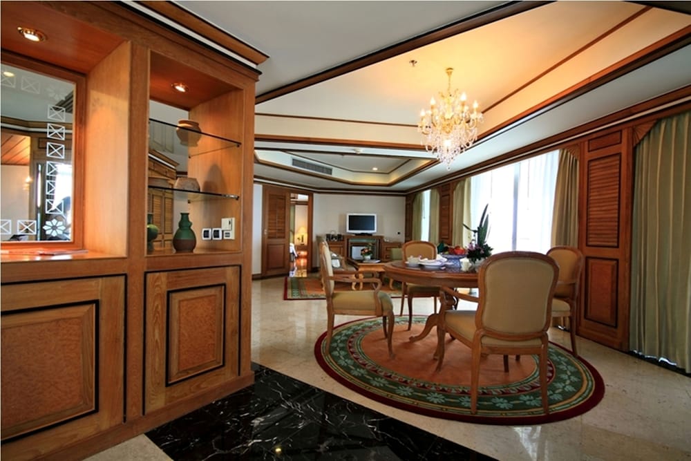 One Bedroom Junior Suite