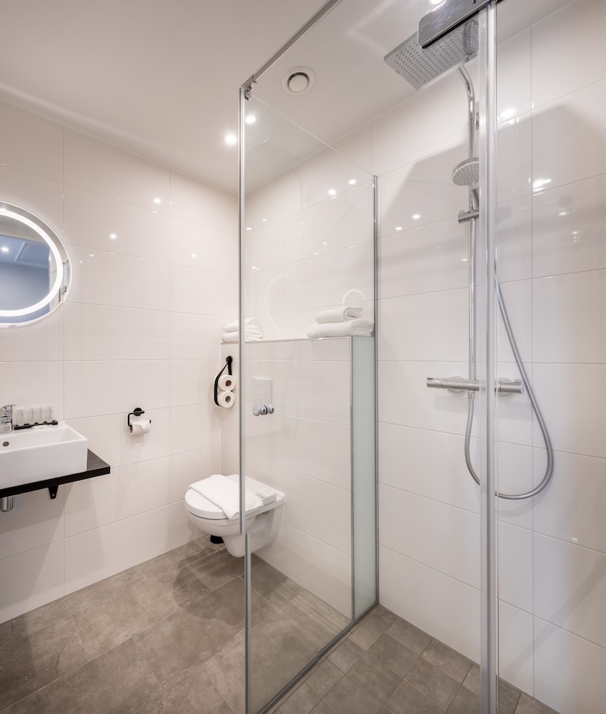 Standard Triple Room, 3 Twin Beds photo 2