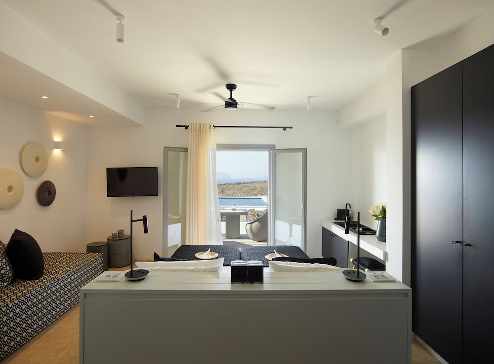 Deluxe Suite 7, Outdoor Heated Jacuzzi