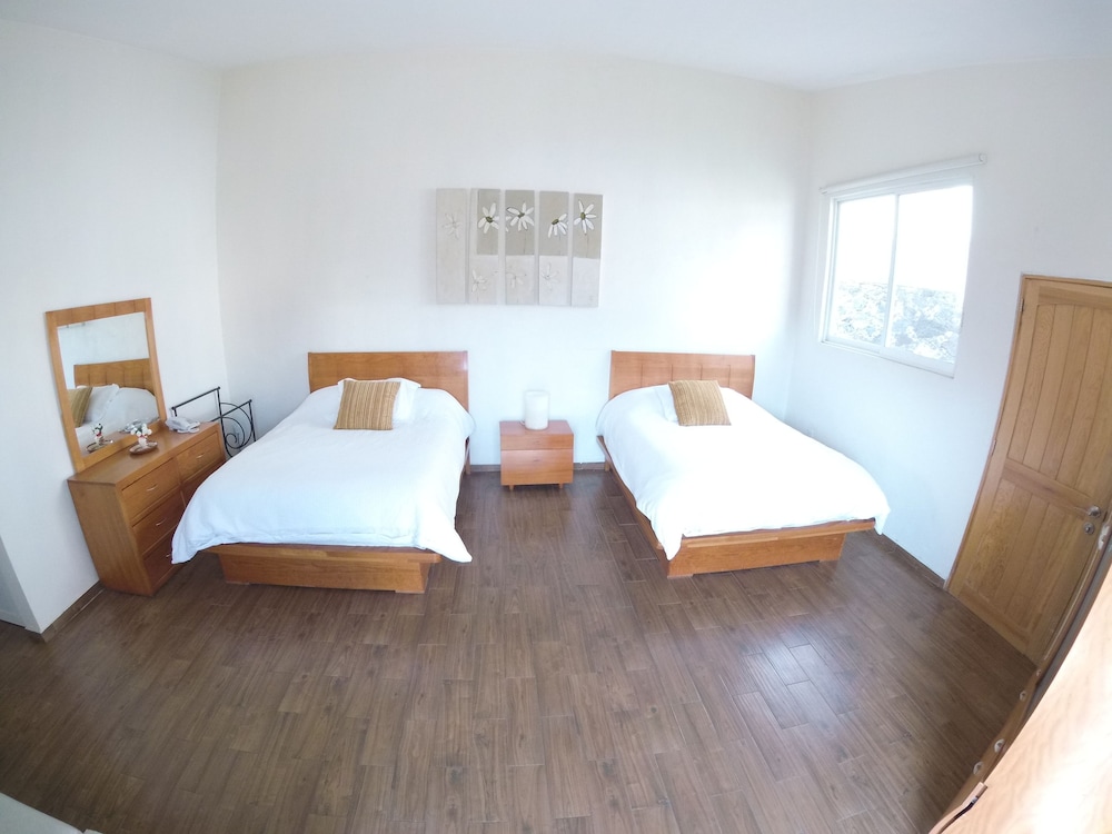 Deluxe Quadruple Room, Pool View photo 1