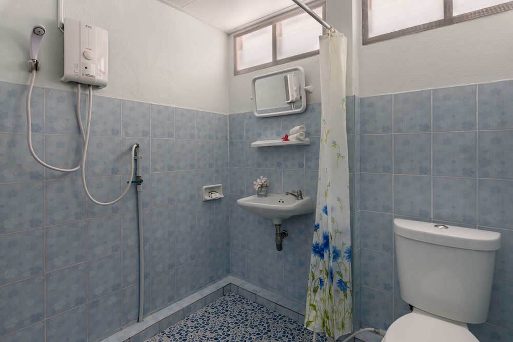 Beach House, 2 Bedrooms, Beachside - Photo 3