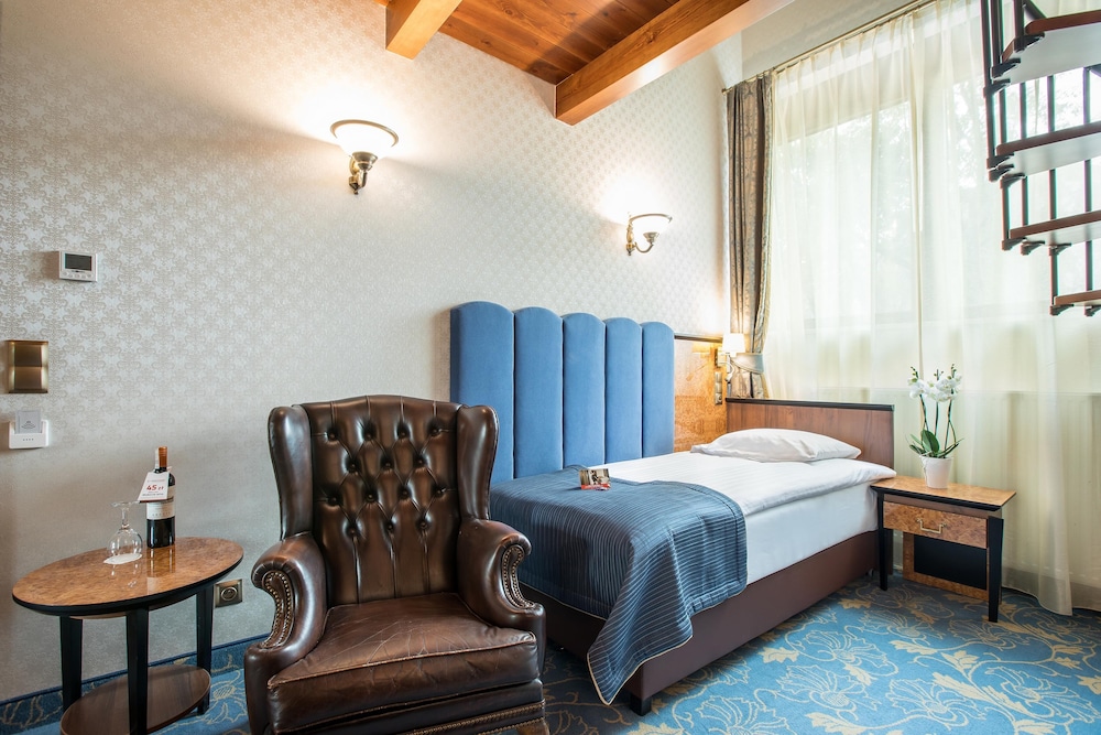 Executive Double Room - Photo 12