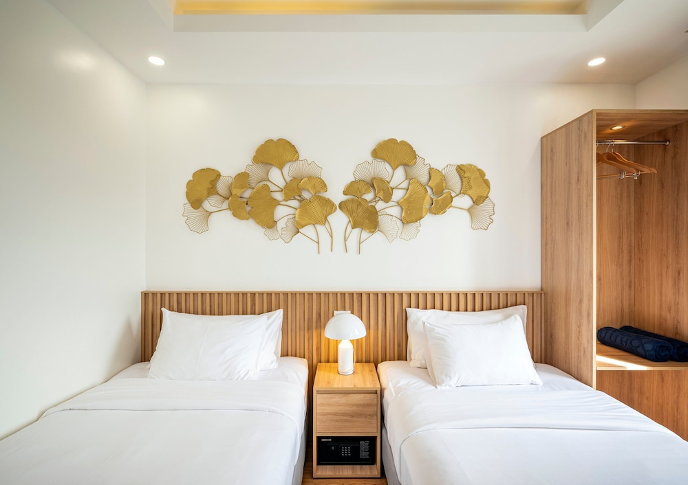 Deluxe Twin Room - Photo 6