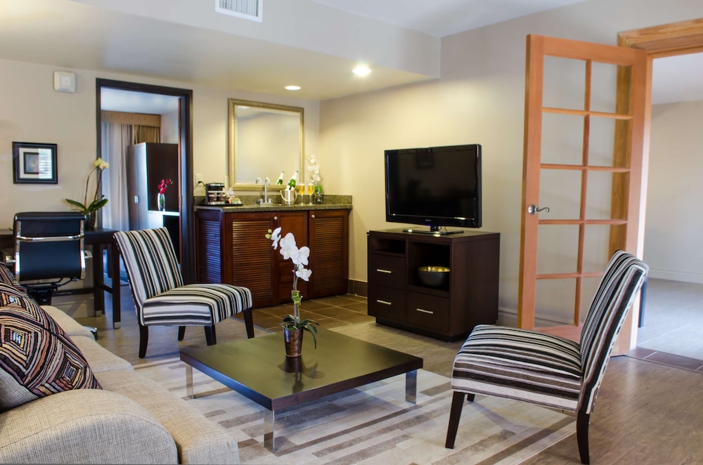 Presidential Suite, 1 King Bed, Non Smoking photo 3