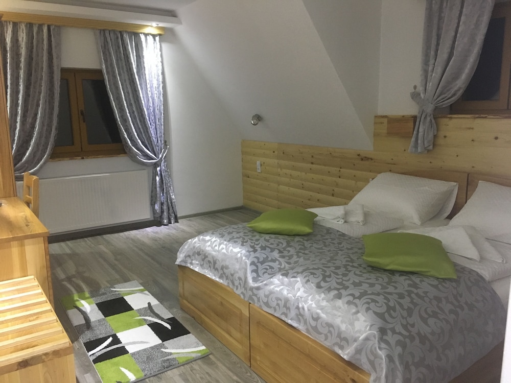Deluxe Room, 1 Queen Bed, Non Smoking photo 2