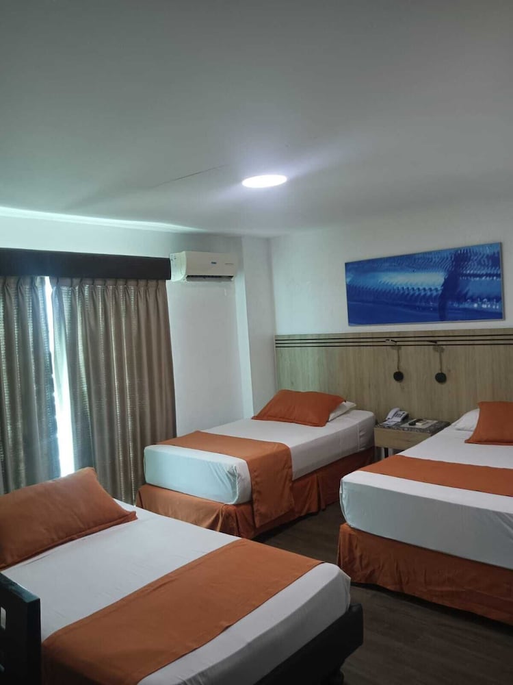 Family Triple Room, Balcony, City View photo 2