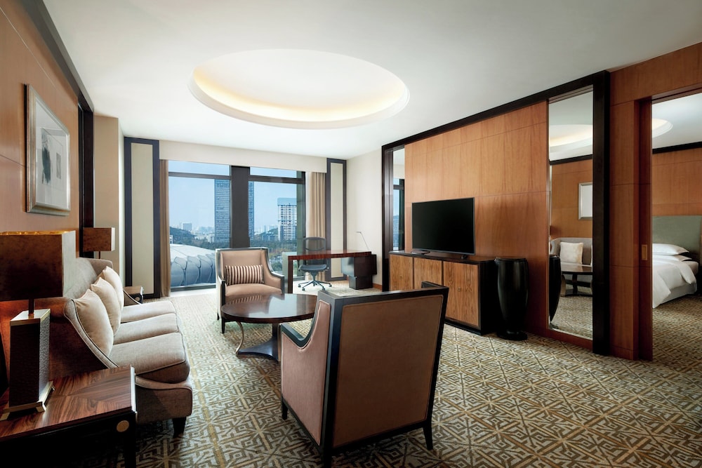 Suite, 1 Bedroom, City View