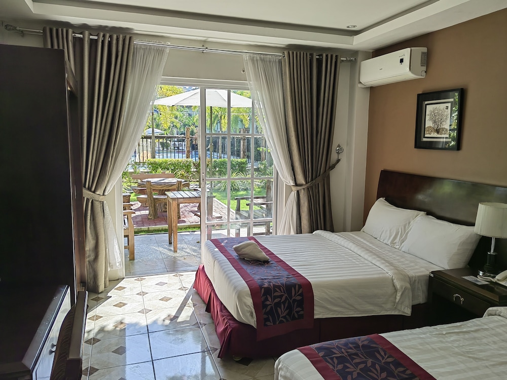 Deluxe Twin Room, Pool View