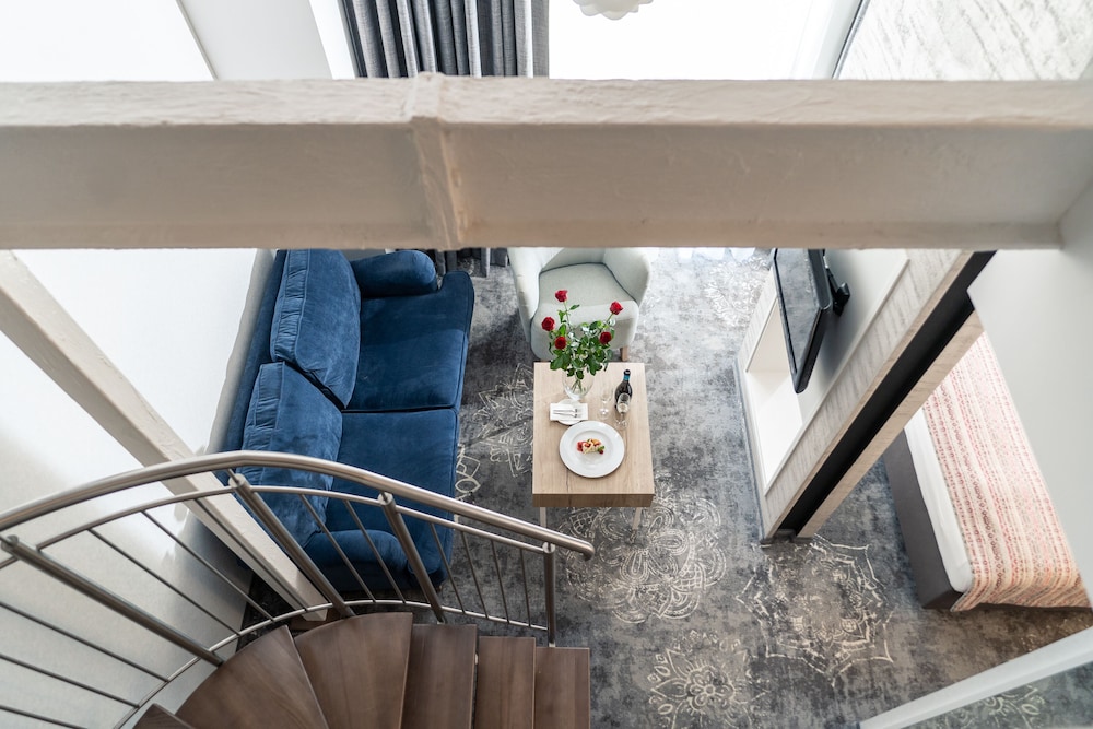 Luxury Suite (Duplex) photo 3