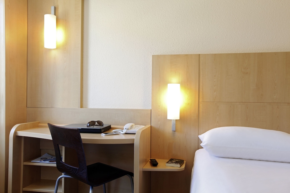 Standard Double Room, 1 Double Bed - Photo 9