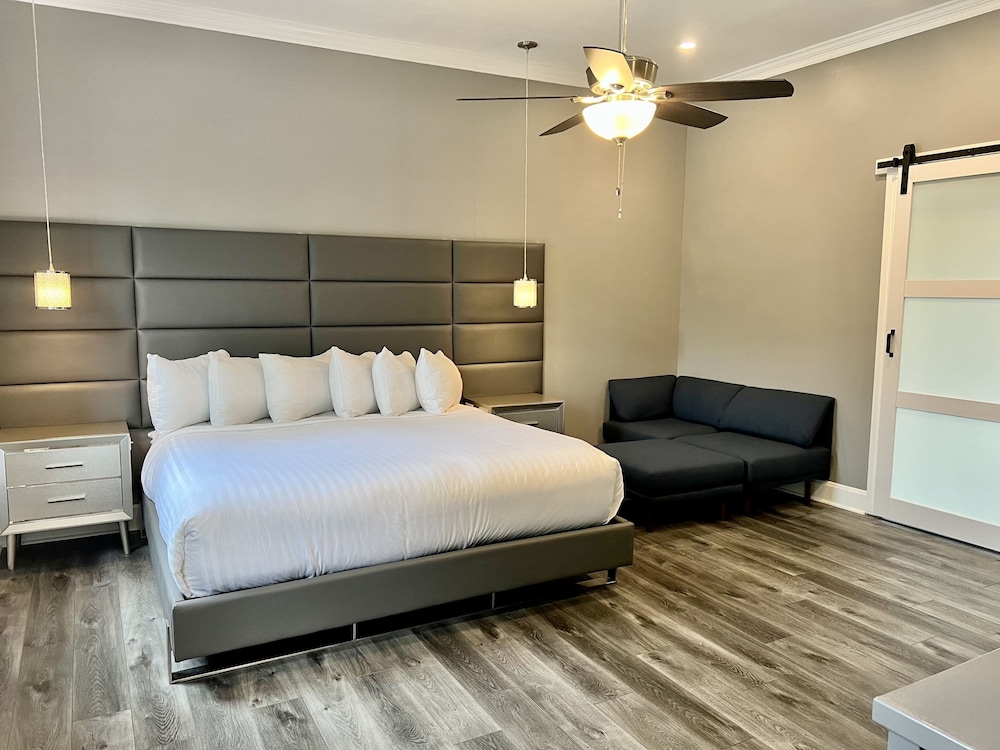 Whirlpool Suite, 1 King bed