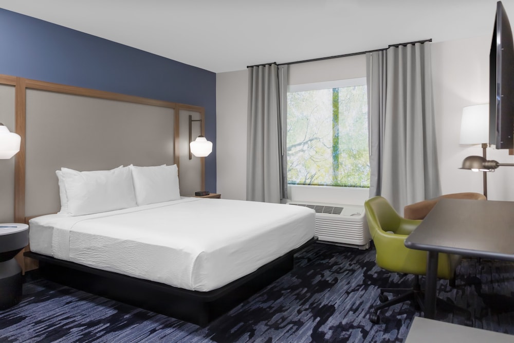 Standard Room, 1 King Bed - Photo 1