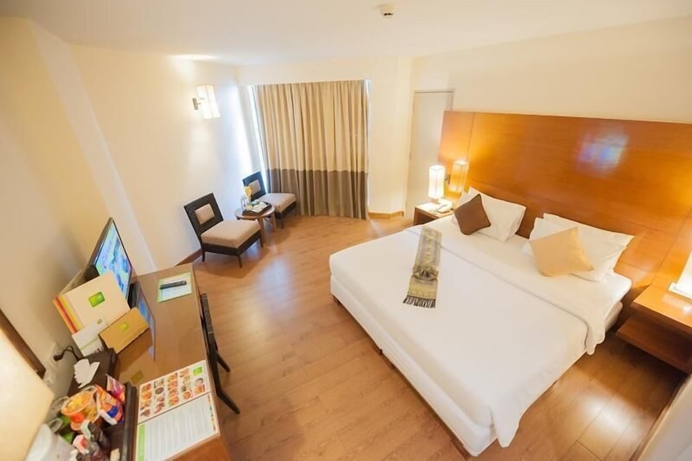 Deluxe Double Room, City View