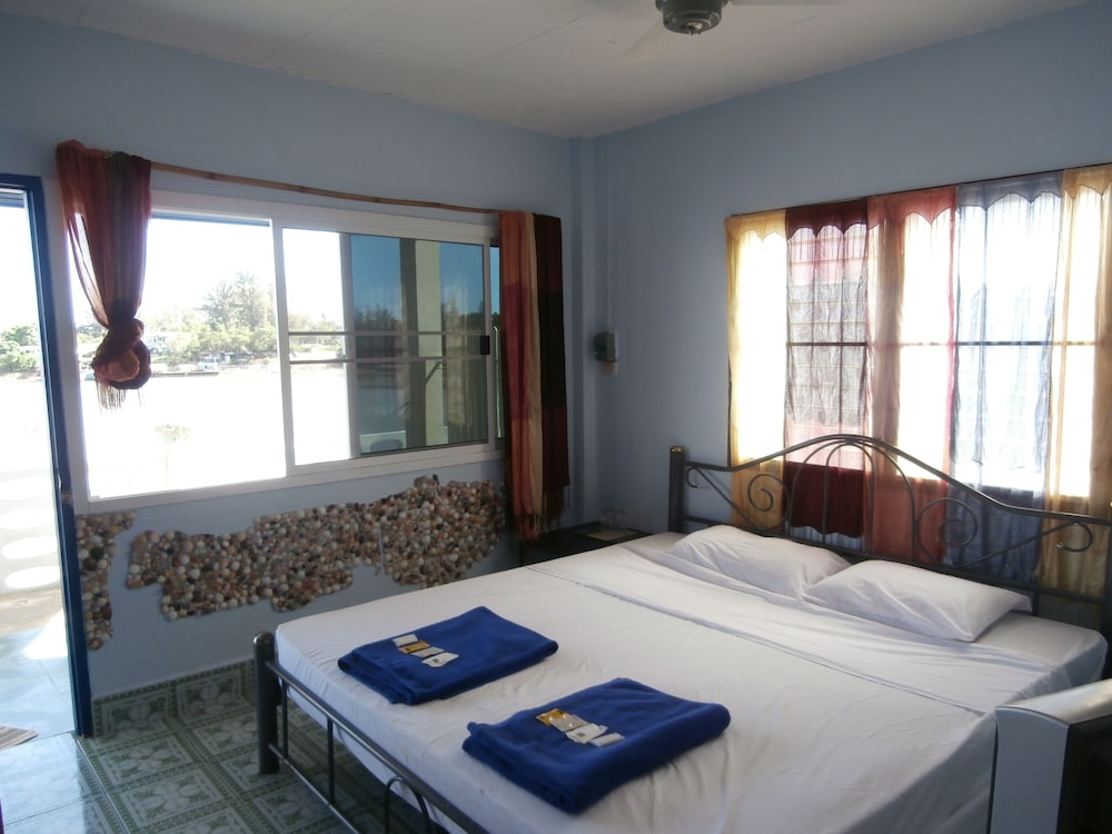 2 Bedroom Seaview Bunglalow