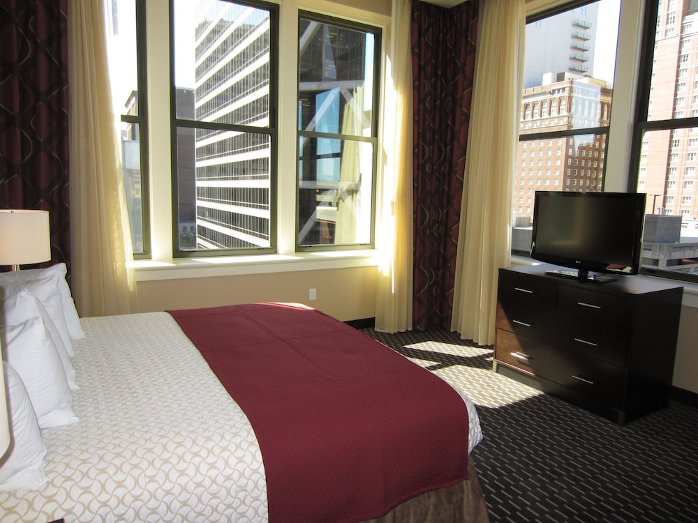Executive Suite, 1 King Bed with Sofa bed, Non Smoking (Conference) - Photo 2